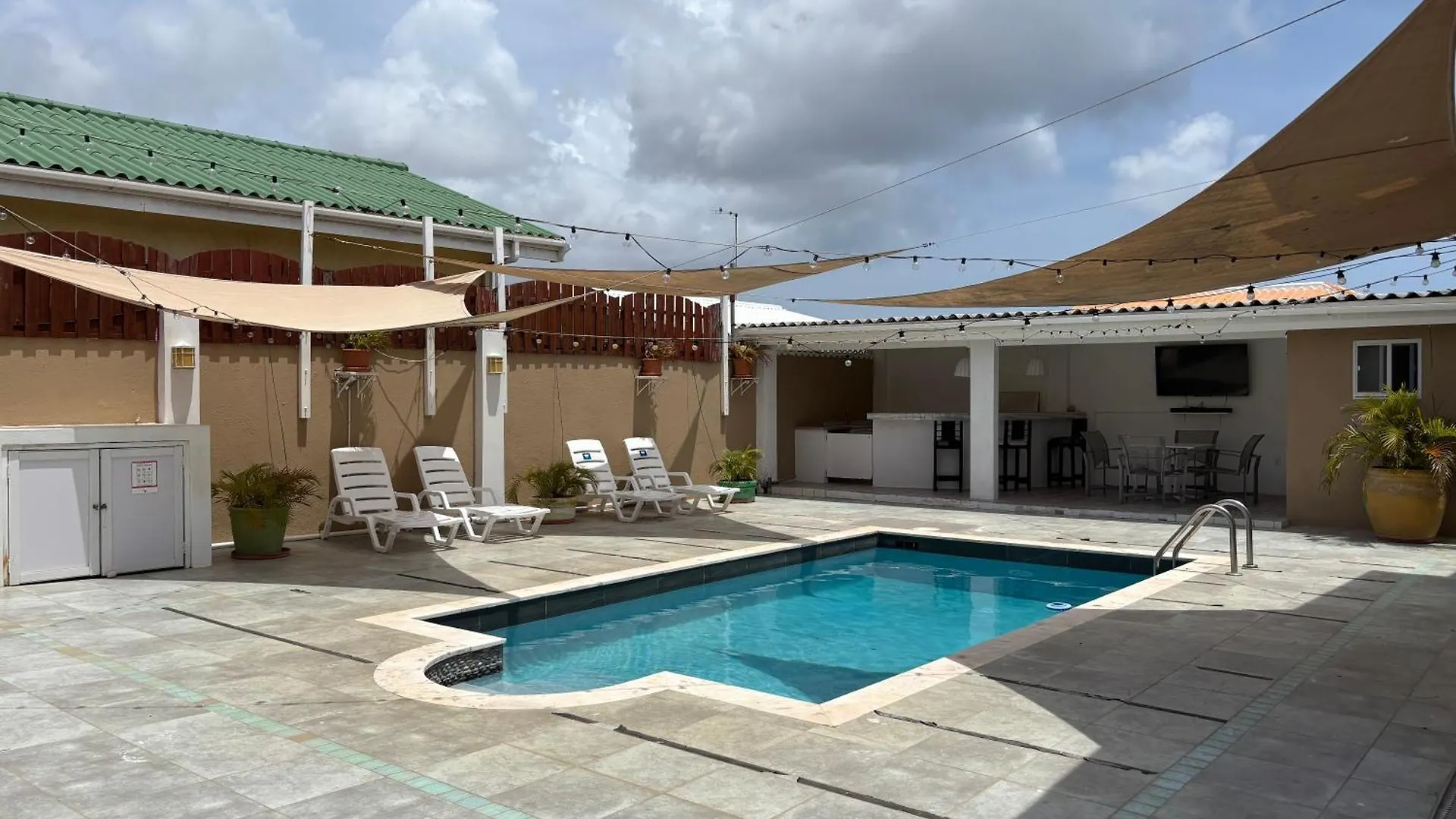 Semesterbostad Aqua Villa Willemstad